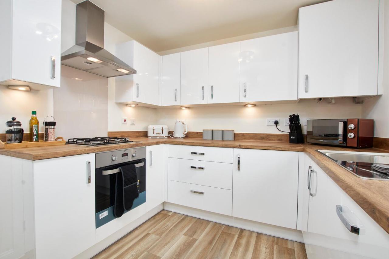 הוילה Superb 3Br House In Coventry Sleeps 9 W/Parking מראה חיצוני תמונה