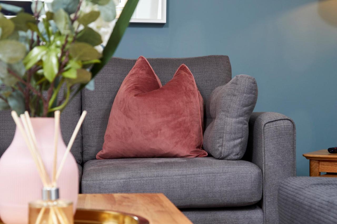 הוילה Superb 3Br House In Coventry Sleeps 9 W/Parking מראה חיצוני תמונה