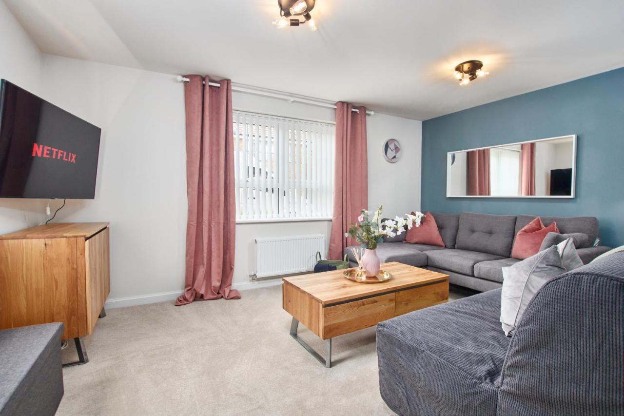 הוילה Superb 3Br House In Coventry Sleeps 9 W/Parking מראה חיצוני תמונה