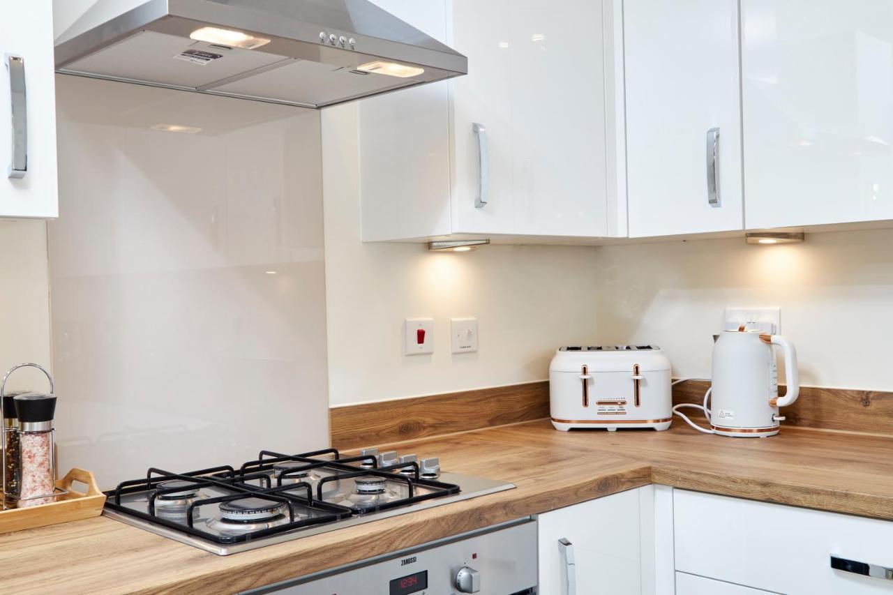 הוילה Superb 3Br House In Coventry Sleeps 9 W/Parking מראה חיצוני תמונה