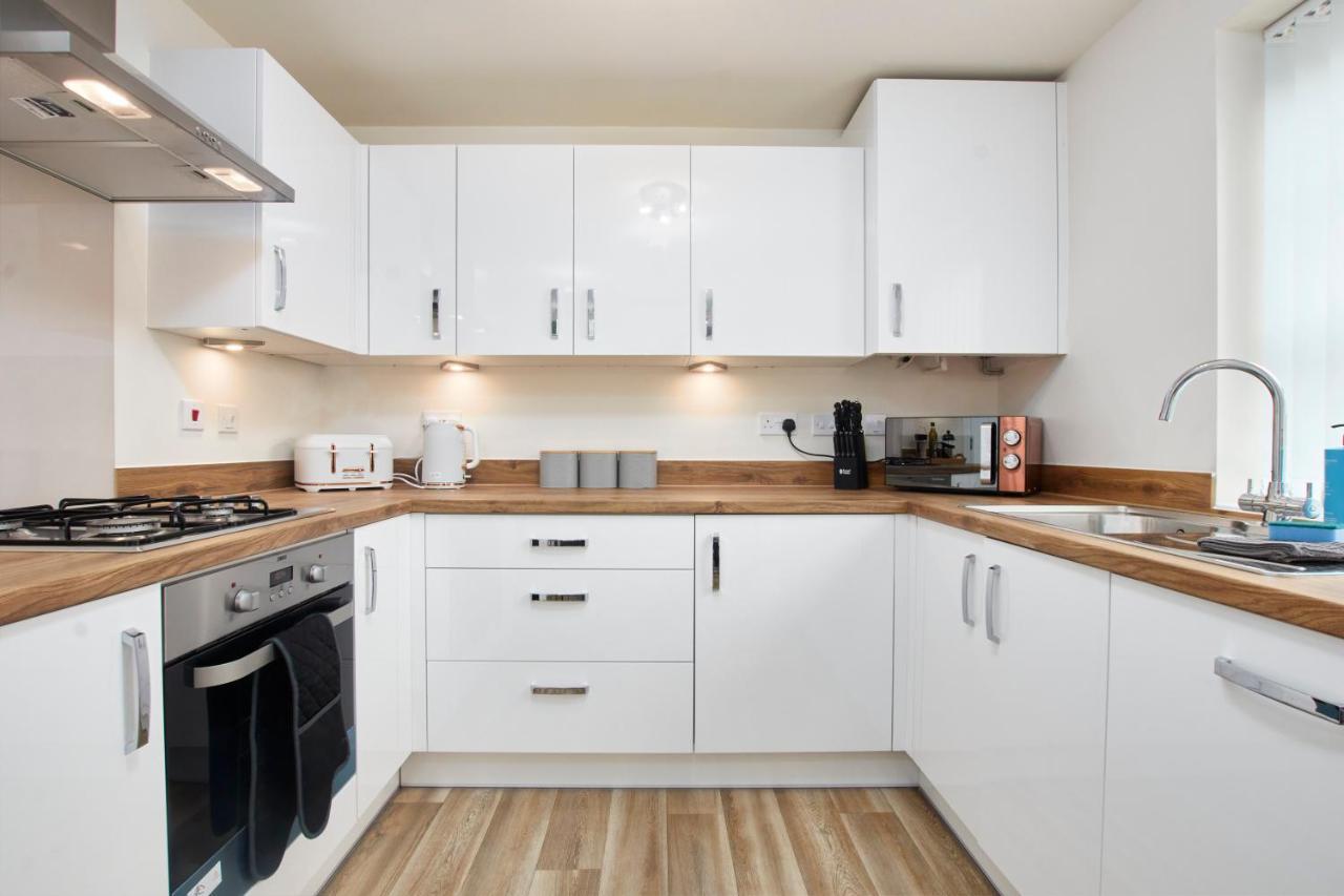 הוילה Superb 3Br House In Coventry Sleeps 9 W/Parking מראה חיצוני תמונה
