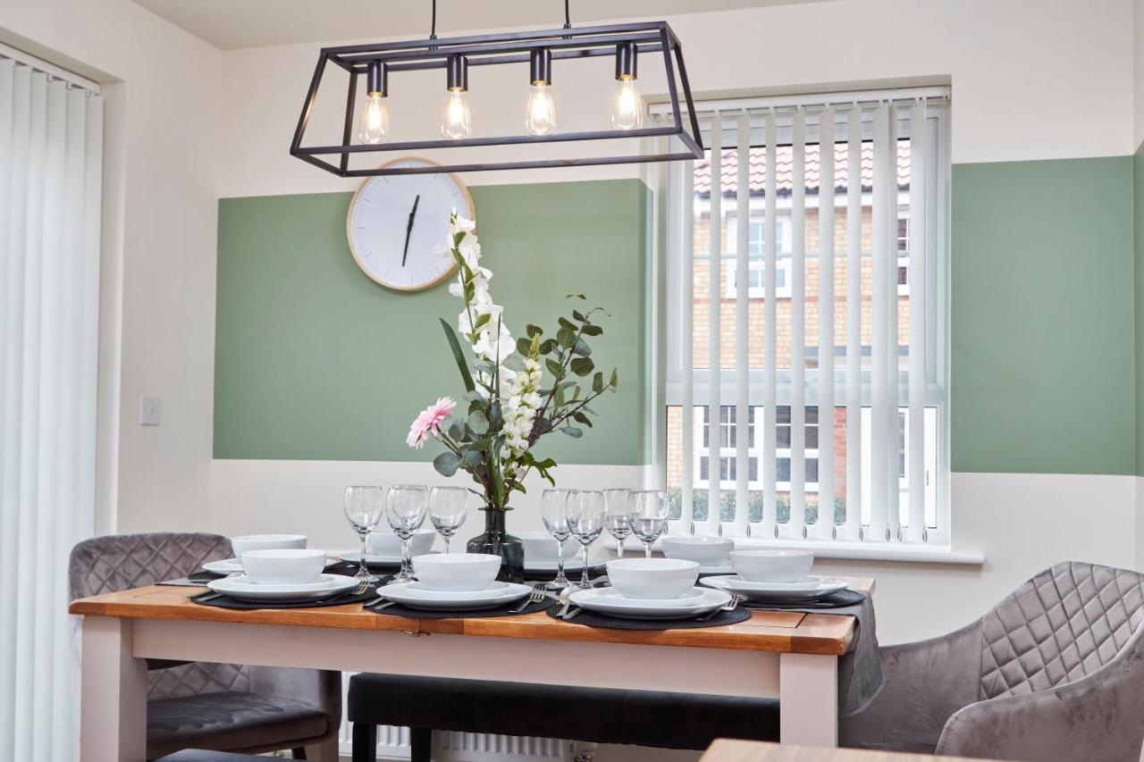 הוילה Superb 3Br House In Coventry Sleeps 9 W/Parking מראה חיצוני תמונה