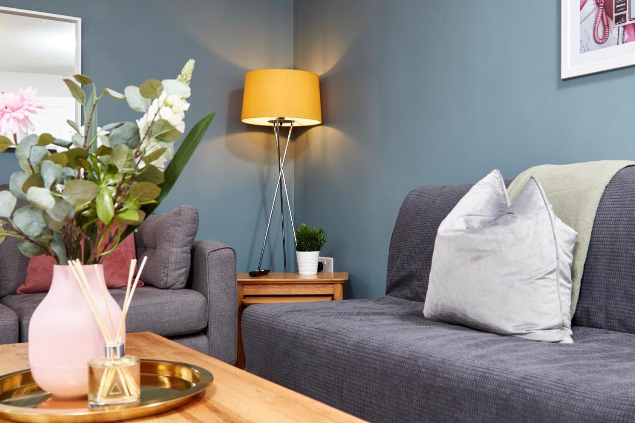 הוילה Superb 3Br House In Coventry Sleeps 9 W/Parking מראה חיצוני תמונה