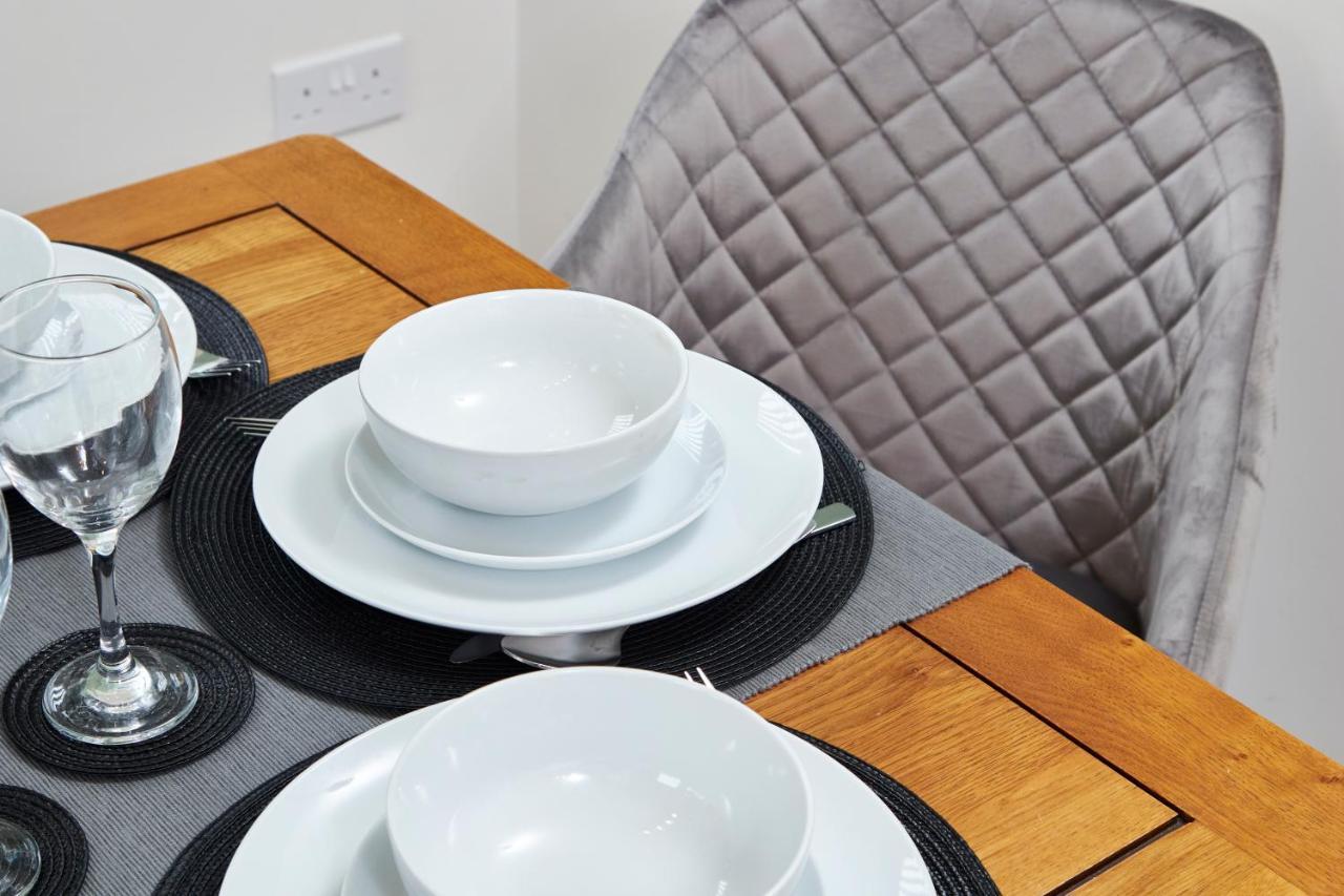הוילה Superb 3Br House In Coventry Sleeps 9 W/Parking מראה חיצוני תמונה